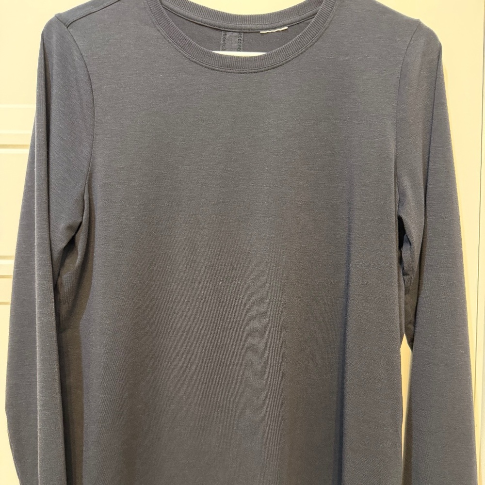 Athleta Long Sleeve shirt